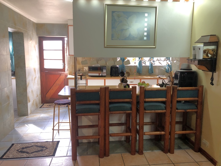 4 Bedroom Property for Sale in Gustrouw Western Cape